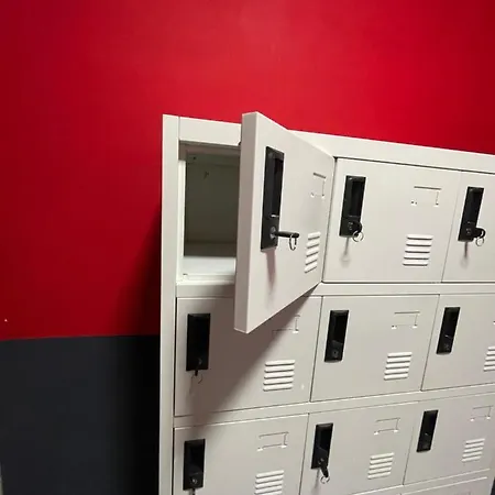 Alexander بيت شباب